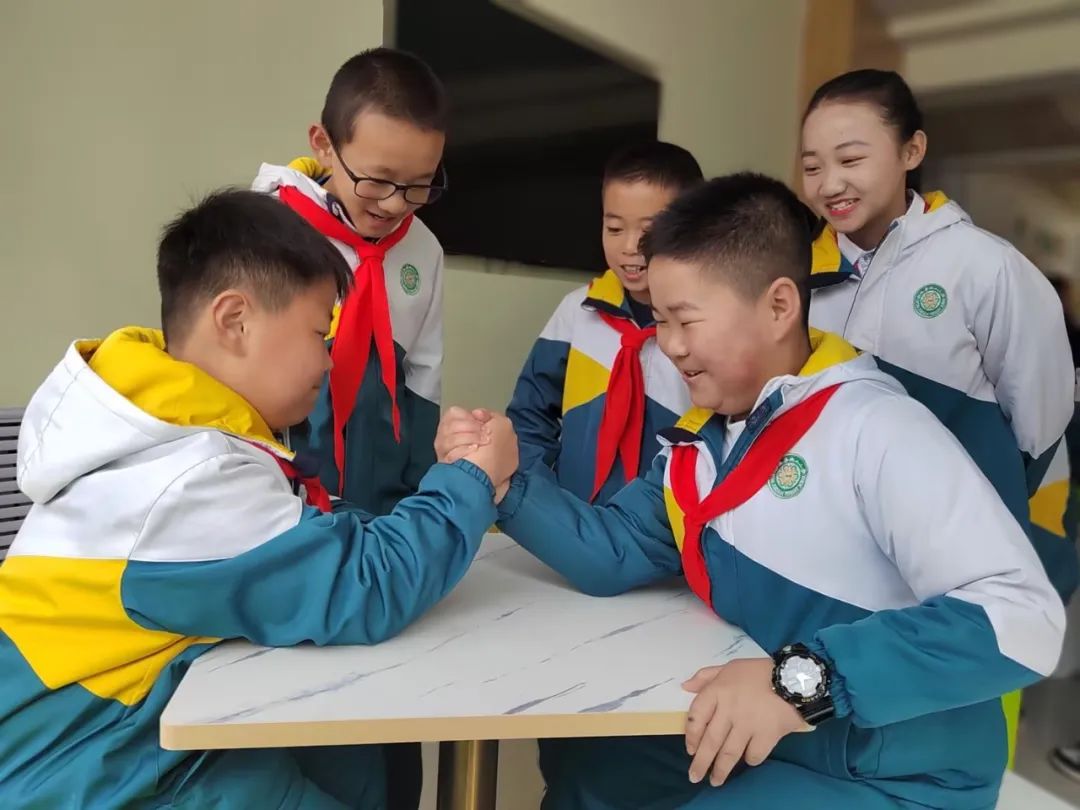 　　比比谁厉害
